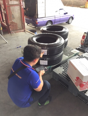 ยาง Bridgestone 265 65 17 ปี15 ดอกเต็ม ไม่มีปะ ใช้ยาว ราคาไม่แพง ยาง Bridgestone 265 65 17 ปี15 ดอกเต็ม ไม่มีปะ ใช้ยาว ราคาไม่แพง