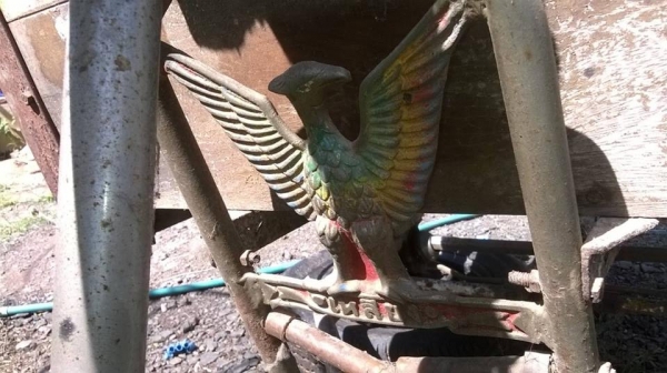 สามล้อโบราณ ตามสภาพที่เห็น มีล้อให้ จอดนาน มรดกคุณค่าทางจิตใจสูง