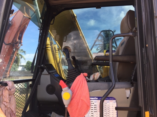 ขายรถแบคโฮ KOMATSU PC130-8 ราคา 1500000