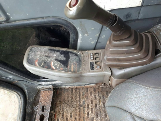 ขายรถแบคโฮ HITACHI EX200-2 ระบบไฟแมกปั๊ม ไม่มีเอกสาร ราคา 420000