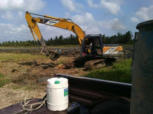 ขายรถแบคโฮ KOBELCO SK200-/// ราคา 550000