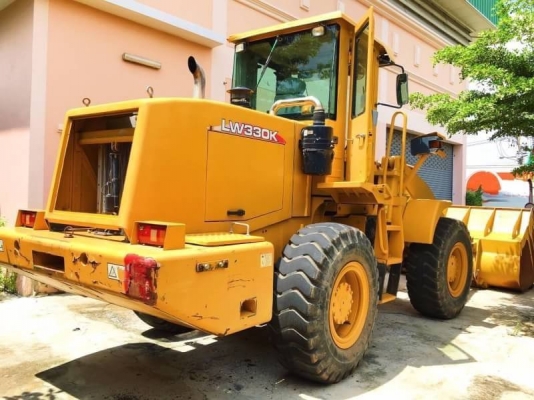 ขายด่วนรถตักล้อยาง