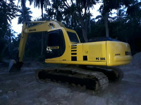 ขายรถแบคโฮ KOMATSU PC200-6 เอกสารเล่ม ราคา 650000