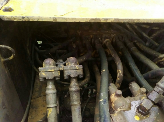 ขายรถแบคโฮ KOMATSU PC200-6 เอกสารเล่ม ราคา 650000