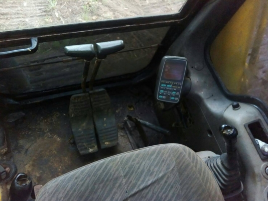 ขายรถแบคโฮ KOMATSU PC200-6 เอกสารเล่ม ราคา 650000