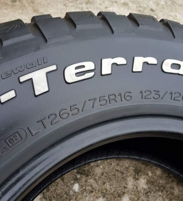 ขายยาง BF KM2 265/75/16 ขายยาง BF KM2 265/75/16