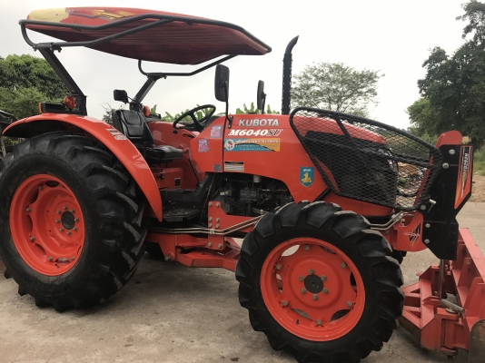 ขายรถไถคูโบต้า M6040 สภาพสวย เดิมทั้งคัน ใช้งานน้อย 566 ชั่วโมง ปี 57 รถใช้แค่ในไร่ส้ม ราคา 650,000 บาท สนใจโทร 081-9136451 คุณโบว์ ราคาพร้อมจัดส่งฟรีค่ะ