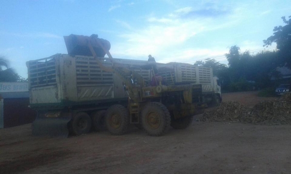 ขายรถตักล้อยาง ราคา350,000 090-8588220 093-3258446 098-4610380 ดูประกาศทั้งหมด  https://www.facebook.com/narong2truck/ www.narong2truck.com www.truck.in.th/498 รับจัดไฟแนนซ์นอกสถานที่ เพจFacebook ณรงค์ ซื้อขายรถมือสอง กลุ่มFacebook ณรงค์ ซื้อขายรถมือสอง I