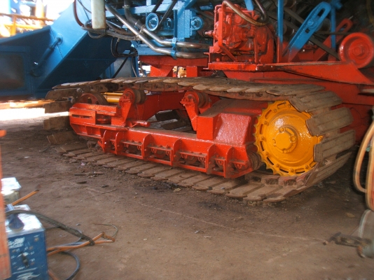 ขายรถเกี่ยวข้าวปานเจริญ อุ้ม 2.5 ตัน ตัวเดิน 12 HT ปั้มไดกิ๊นส์ เบอร์ 22 เครื่องยนต์ JO8C สภาพดีพร้อมใช้งาน