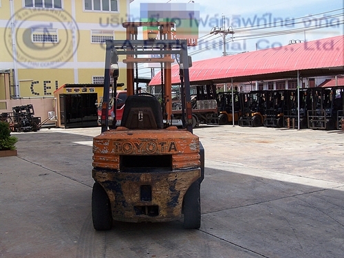 ขาย รถโฟล์คลิฟท์ TOYOTA รุ่น 5FD30