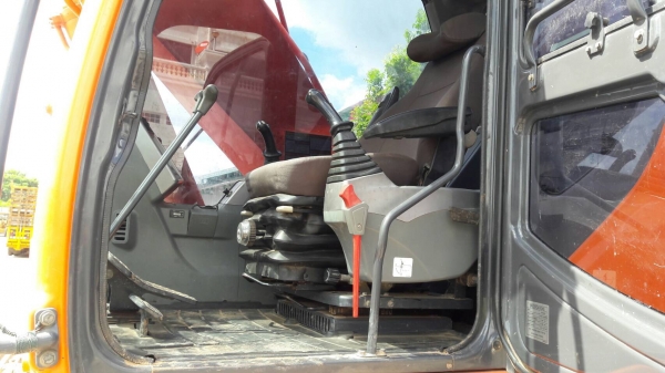 ขายรถแบคโฮ Doosan 225LCA