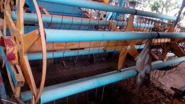 ขายรถเกี่ยว เกษตรพัฒนา ช้างจอมพลังปี52เครื่องอีซูซุ195ช่วงล่าง10สภาพใช้งานทุกปี