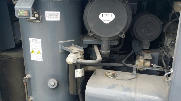 เครื่องปั้มลม Airman PDS390s ปริมาณลม 390cfm แรงลม 7บาร์ สภาพดี ภายนอกสวย เครื่องปั๊มสกูลดี ไม่รั่วซึม เครื่องปีใหม่ 2005 ชั่วโมงทำงาน 5,020 ชม. ปีใหม่ๆราคาสวยๆ โทร 061-4194021 พรภวิษย์