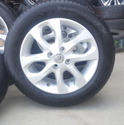 ขายล้อNISSAN March MC15 ยาง175/65/15 ปี15  4 ล้อ