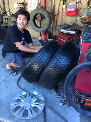 ยาง Bridgestone 245 70 16 ปี17 มี6ชุด ดอกเต็ม ไม่มีปะ เนื้อนิ่มๆ ใช้ยาว ราคาไม่แพง ยาง Bridgestone 245 70 16 ปี17 มี6ชุด ดอกเต็ม ไม่มีปะ เนื้อนิ่มๆ ใช้ยาว ราคาไม่แพง