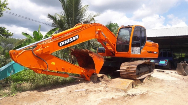 ขายด่วน!! Doosan DX225LCA ไมล์ ชม. 8,000 สภาพสวยค่ะ