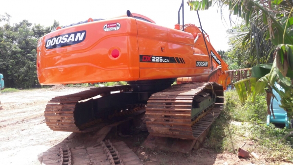 ขายด่วน!! Doosan DX225LCA ไมล์ ชม. 8,000 สภาพสวยค่ะ