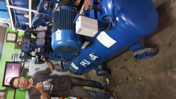 ปั้มลมพูม่า15แรงสภาพสวยๆครับ