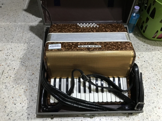 เเอคคอรเดียน YAMAHA ตัวใหญ่มือสองญี่ปุ่นเเท้สภาพสวยๆพร้อมกล่อง