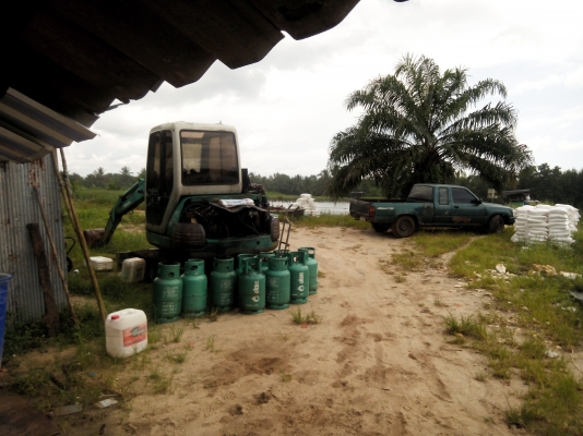 ขายรถแบคโฮ KOMATSU PC30-7 เอกสารอินวอย ปั๊มนิ้ว แอร์พร้อม ราคา 300000