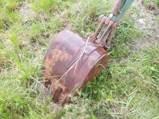 ขายรถแบคโฮ KOMATSU PC30-7 เอกสารอินวอย ปั๊มนิ้ว แอร์พร้อม ราคา 300000