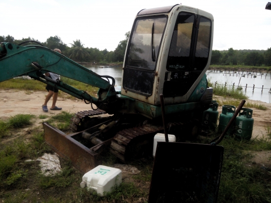 ขายรถแบคโฮ KOMATSU PC30-7 เอกสารอินวอย ปั๊มนิ้ว แอร์พร้อม ราคา 300000