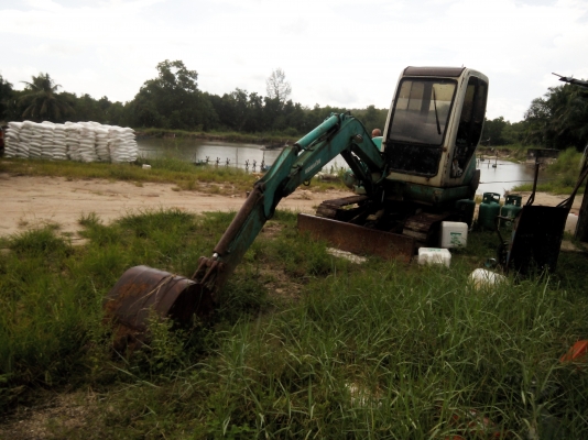 ขายรถแบคโฮ KOMATSU PC30-7 เอกสารอินวอย ปั๊มนิ้ว แอร์พร้อม ราคา 300000