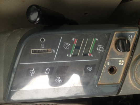 ขาย komutsu pc 200_6 รถผมเอง ไช้งานปกติ แรงๆ ปุงกี้ไหญ่ ได้งานไว