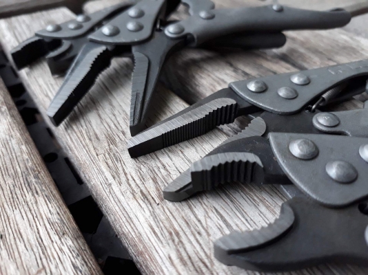 คีมล็อคขนาดเล็ก 2 แบบ ยี่ห้อ CROSSMAN U.S.A คีมล็อคขนาดเล็ก 2 แบบ ยี่ห้อ CROSSMAN U.S.A