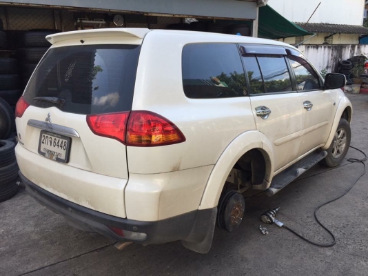 ยาง Bridgestone 245 70 16 ปี17 มี6ชุด ดอกเต็ม สวยคม ไม่มีปะ ใช้ยาว ราคาไม่แพง