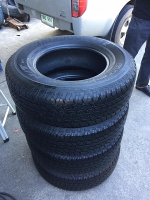 ยาง Bridgestone 245 70 16 ปี17 มี6ชุด ดอกเต็ม สวยคม ไม่มีปะ ใช้ยาว ราคาไม่แพง