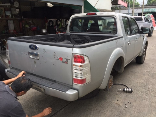 ยาง Bridgestone 245 70 16 ปี17 มี6ชุด ดอกเต็ม สวยคม ไม่มีปะ ใช้ยาว ราคาไม่แพง