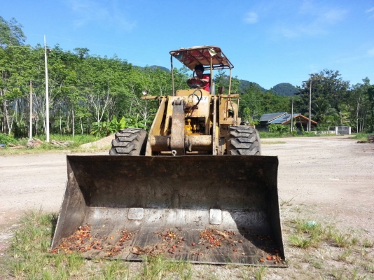 ขายรถตักล้อยาง FURUKAWA FL120A เครื่อง ISUZU 6BB1 145 แรงม้า เกียร์ท๊อก รถเดิมๆทั้งคัน ราคา 320000