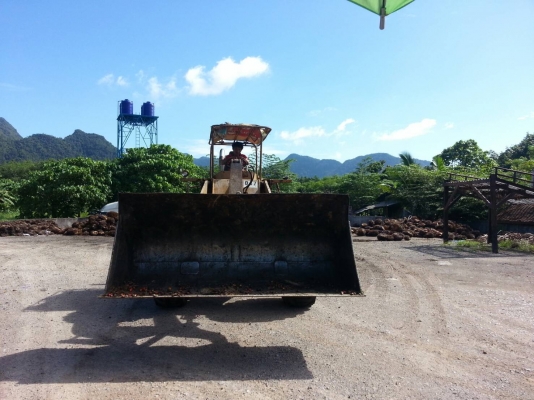 ขายรถตักล้อยาง FURUKAWA FL120A เครื่อง ISUZU 6BB1 145 แรงม้า เกียร์ท๊อก รถเดิมๆทั้งคัน ราคา 320000