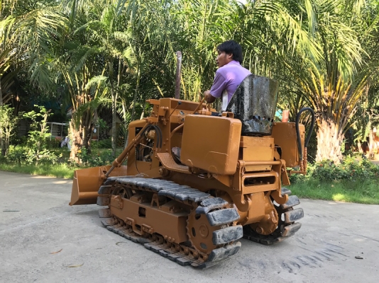 ขาย รถดันแทรคเตอร์ตีนตะขาบ KOMATSU D10S สภาพเดิมๆจากญี่ปุ่นยังไม่เคยใช้งานในไทย 99,000 เท่านั้น!!