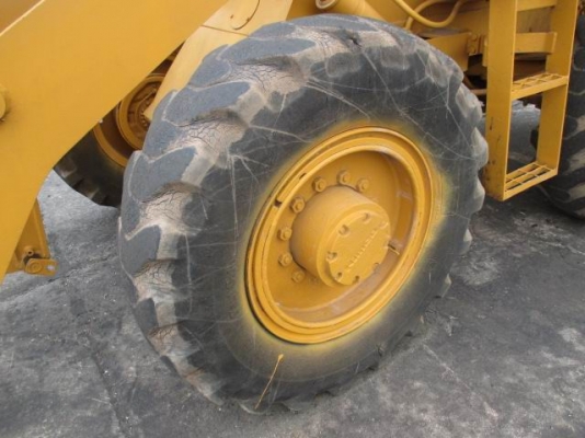 ขายถูกๆๆรถตัก ล้อยาง  ยี่ห้อ KOMATSU   รุ่น  JH30B ซีเรียล JH30B-7688   ต่อแขน พร้อมใช้ตักพืชไร่  ขายถูก สนใจติดต่อ 089-2619445