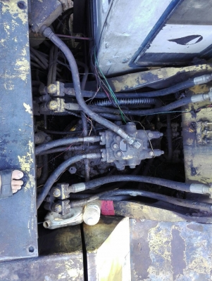 KOMATSU 200-5เครื่องดีเอวแน่นพร้อมใช้ KOMATSU 200-5เครื่องดีเอวแน่นพร้อมใช้