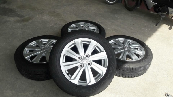 ขายล้อแม็กป้ายแดง toyota vios 15" พร้อมยางปี17  สนใจติดต่อร้าน ก.เจริญการยางครับ 081-3747940
