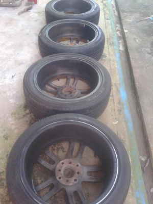 แม็กlenso+ยางปี14 ขอบ17 4รู100 114พอใช้ แม็กlenso+ยางปี14 ขอบ17 4รู100 114พอใช้