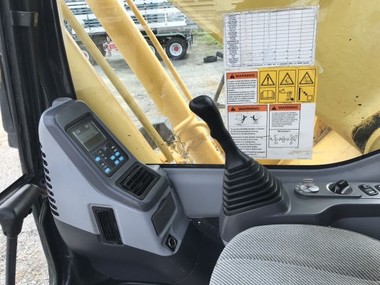 ขายแบคโฮ PC200 รุ่น7 สภาพดี สด-ผ่อนได้ สนใจติดต่อ 081-9426747 ขายแบคโฮ PC200 รุ่น7 สภาพดี สด-ผ่อนได้ สนใจติดต่อ 081-9426747