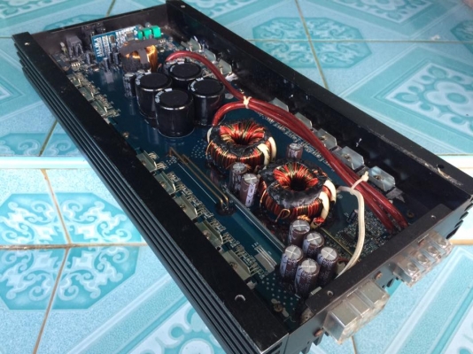 แอมป์คลาสดี DB 2500w มือสองสภาพดีเดิมๆ ใช้งานปกติ เบสแน่นโหดๆ ขับ10&quot;-12&quot;หล่อว้อยไม่เกิน3.5&quot;ได้ ขาย 2750 บาท สนใจ0892425454 อยู่สระบุรี