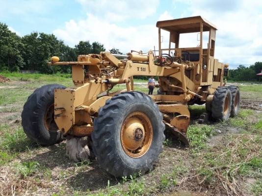 ขาย 295,000 GALION L 500 เครื่อง 6BD1T เทอร์โบ ดีแรง เกียร์ดี ปั้มแรง ยางดี ใบมีดสวย รถพร้อมใช้ เอกสารหนังสือสัญญาซื้อขาย รถอยู่ กำแพงเพชร 090-772-3710 090-772-3708