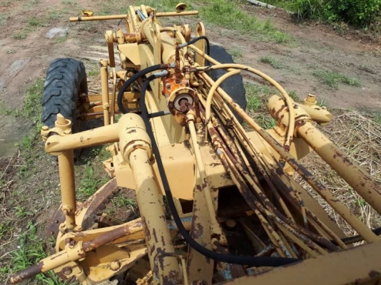 ขาย 295,000 GALION L 500 เครื่อง 6BD1T เทอร์โบ ดีแรง เกียร์ดี ปั้มแรง ยางดี ใบมีดสวย รถพร้อมใช้ เอกสารหนังสือสัญญาซื้อขาย รถอยู่ กำแพงเพชร 090-772-3710 090-772-3708