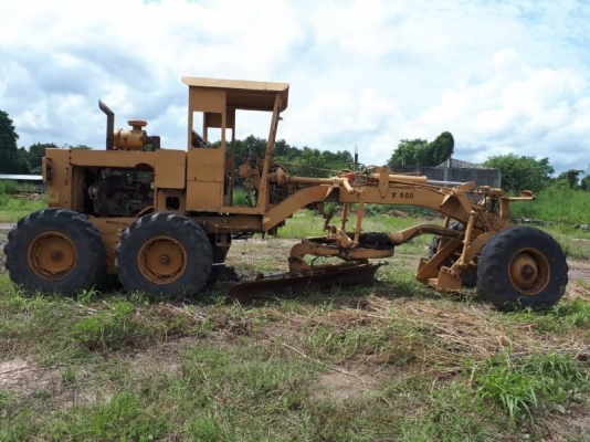 ขาย 295,000 GALION L 500 เครื่อง 6BD1T เทอร์โบ ดีแรง เกียร์ดี ปั้มแรง ยางดี ใบมีดสวย รถพร้อมใช้ เอกสารหนังสือสัญญาซื้อขาย รถอยู่ กำแพงเพชร 090-772-3710 090-772-3708