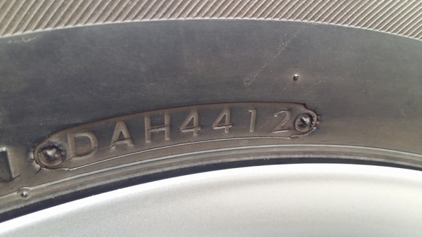 ขายล้อแม็ก dmax 17" ยางปี12  สนใจติดต่อร้าน ก.เจริญการยางครับ 081-3747940