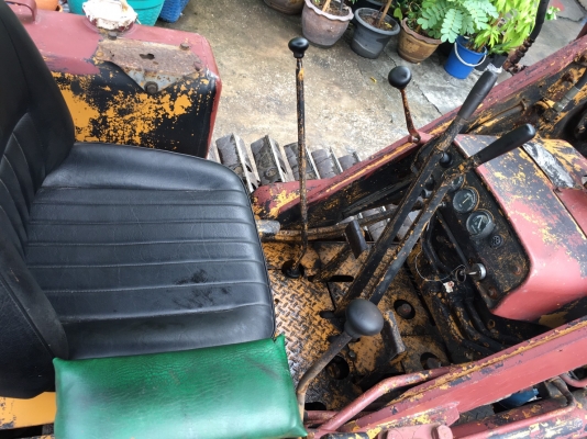 สินค้าฝากขาย - แทร็ตเตอร์ Komatsu D20Q-3 นำเข้าจากญี่ปุ่น ไม่เคยใช้งานในไทย สินค้าฝากขาย - แทร็ตเตอร์ Komatsu D20Q-3 นำเข้าจากญี่ปุ่น ไม่เคยใช้งานในไทย