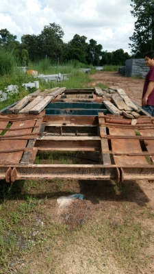 เทเลอร์ขนย้ายแบคโคร 60 หรือรถเกี่ยว