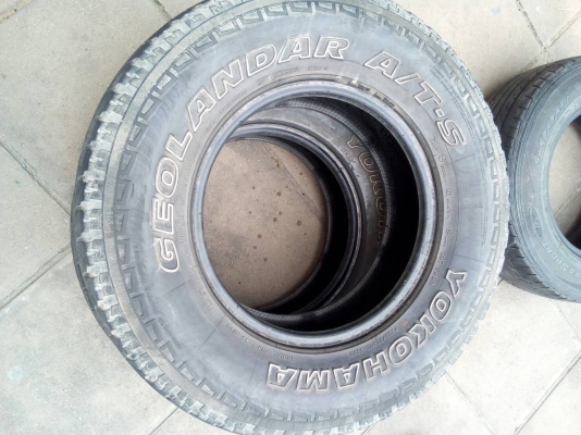 235/75R15 YOKOHAMA GEOLENDER A/T-S มี 2 เส้น โทร.ไอดีไลน์ 0814273941