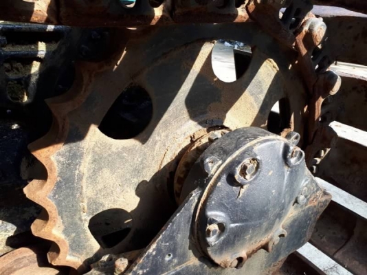 ขายด่วนแทรกเตอร์ตีนตะขาบ