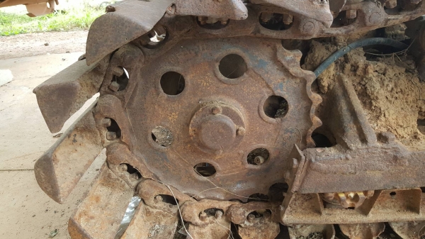 ขาย แทรคเตอร์ KOMATSU D20P-3 แพคคู่ 2 คัน ขายเป็นอะไหล่ครับ ขาย แทรคเตอร์ KOMATSU D20P-3 แพคคู่ 2 คัน ขายเป็นอะไหล่ครับ